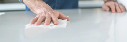 Oberflächen desinfizieren: Tipps zu Ablauf und Vorgehen für eine hygienische Umgebung
